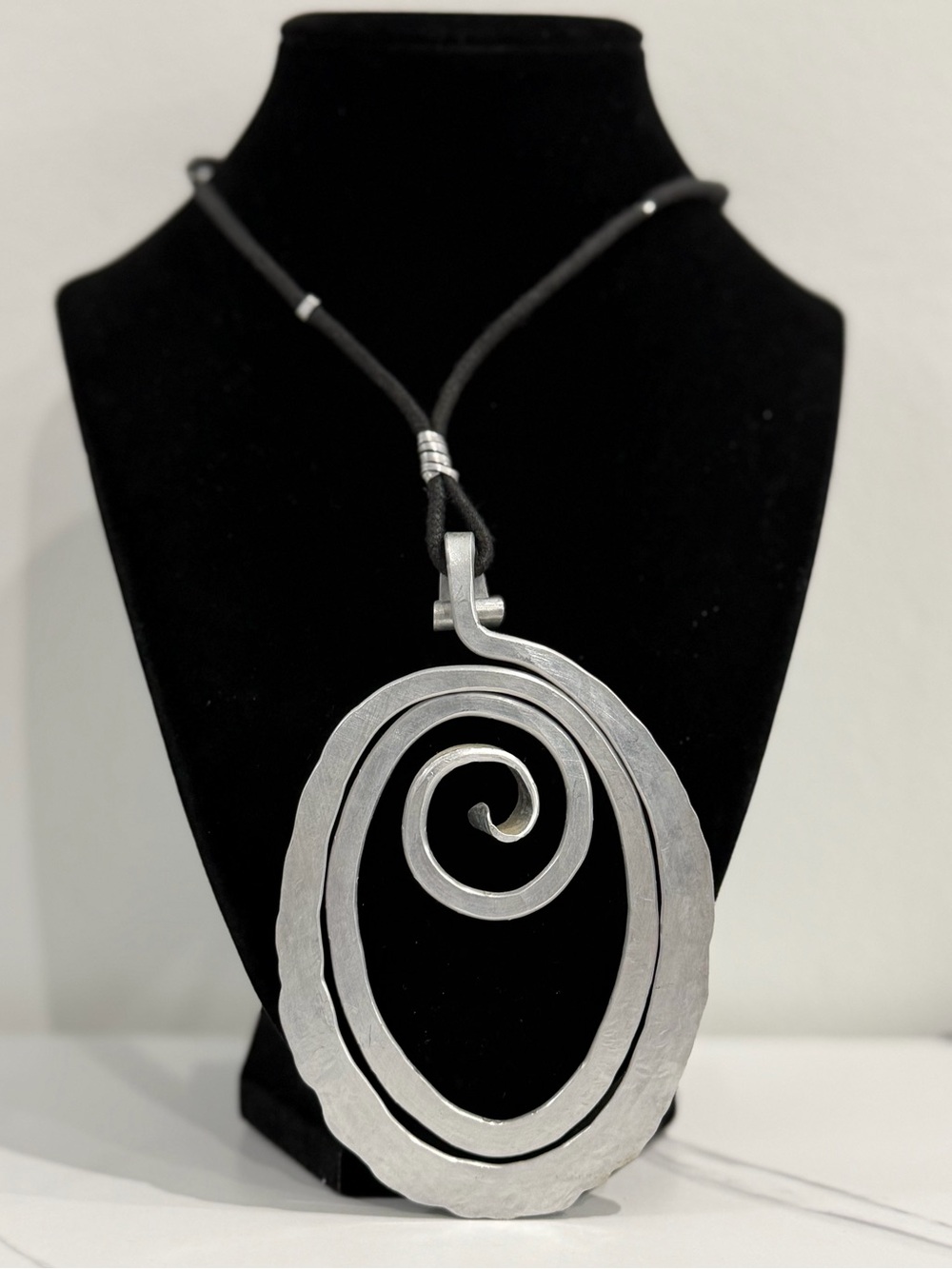 Vintage Silver Spiral Pendant Necklace - Women Jewelry